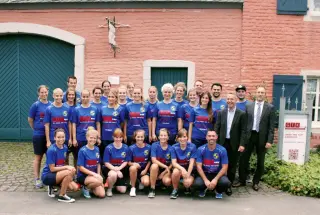 Wir haben die SC Brühl Damenmannschaft mit neuen T-Shirts ausgestattet